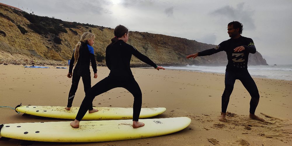 children-learning-to-surf-sagres