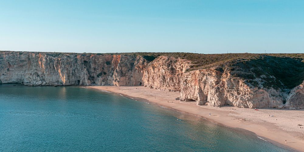 cliffs-beach-sagres-holiday-to-portugal- johannes-mandle