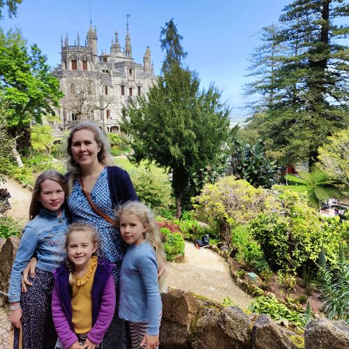 family-in-front-of-castle-sintra