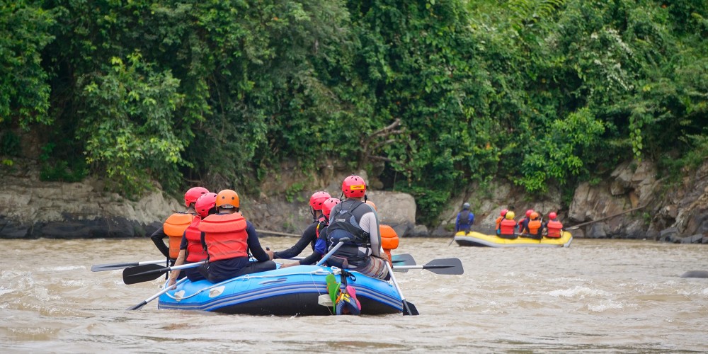 white-water-rafting-family-adventure-holiday