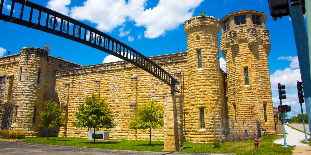 old-joliet-prison-illinois