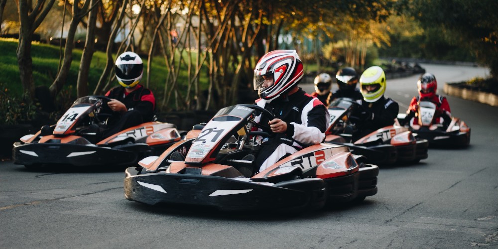 wightkarting-track-with-riders