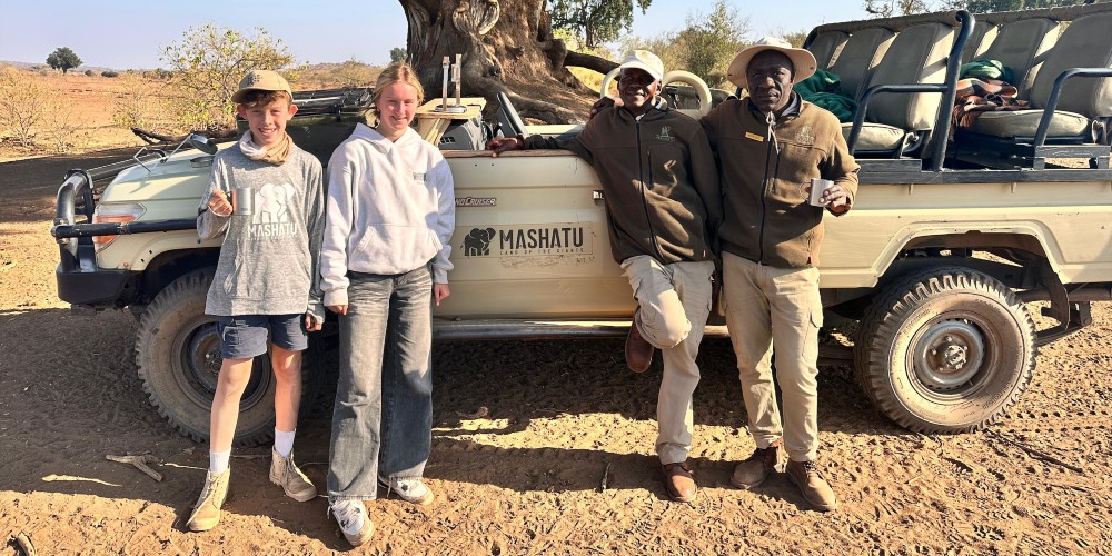 children-landrover-game-drive-mashatu-lodge