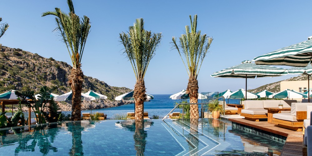 infinity-pool-daios-cove-crete