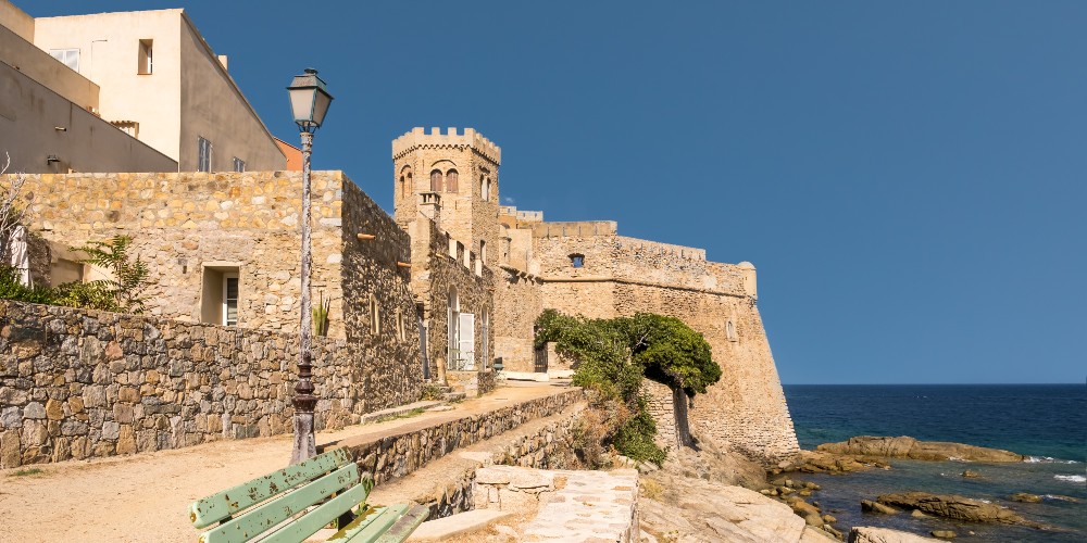 algajola-castle-corsica-holidays