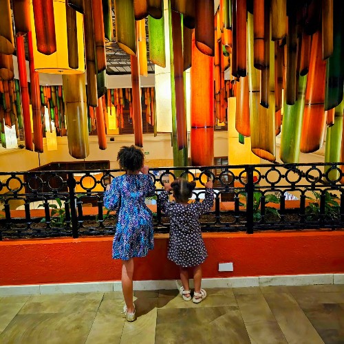 children-looking-at-stage-mexico