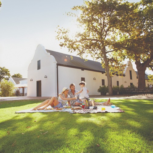 family-picnic-spier-farm