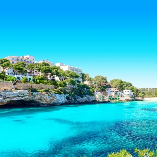 cala-santanya-mallorca-for-spring-sun