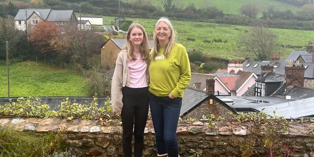 mother-and-daughter-village-devon