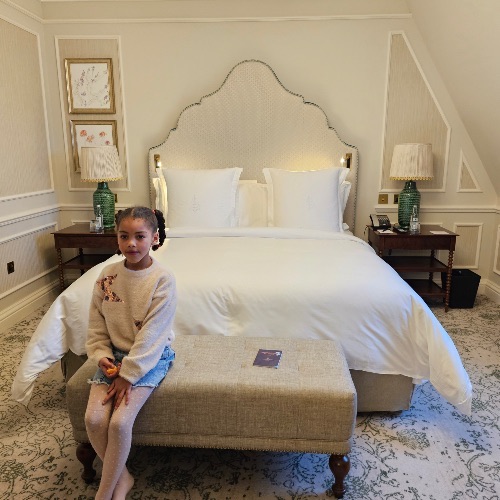 bedroom-four-seasons-hampshire-family-uk-break