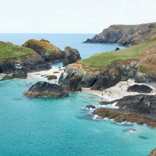 kynance-cove-best-family-beaches-in-cornwall