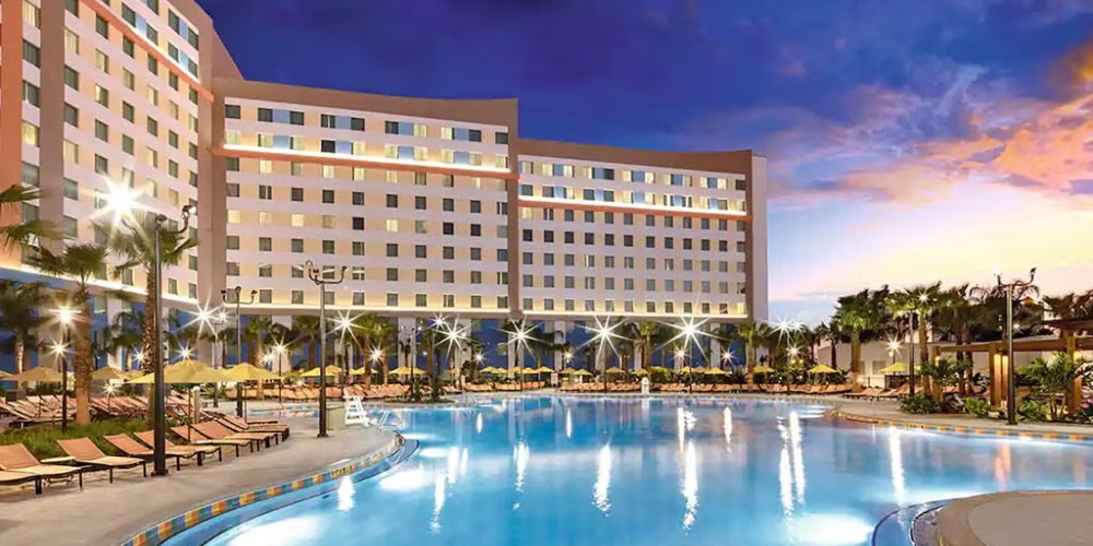 universal-endless-summer-resort-kenwood-travel