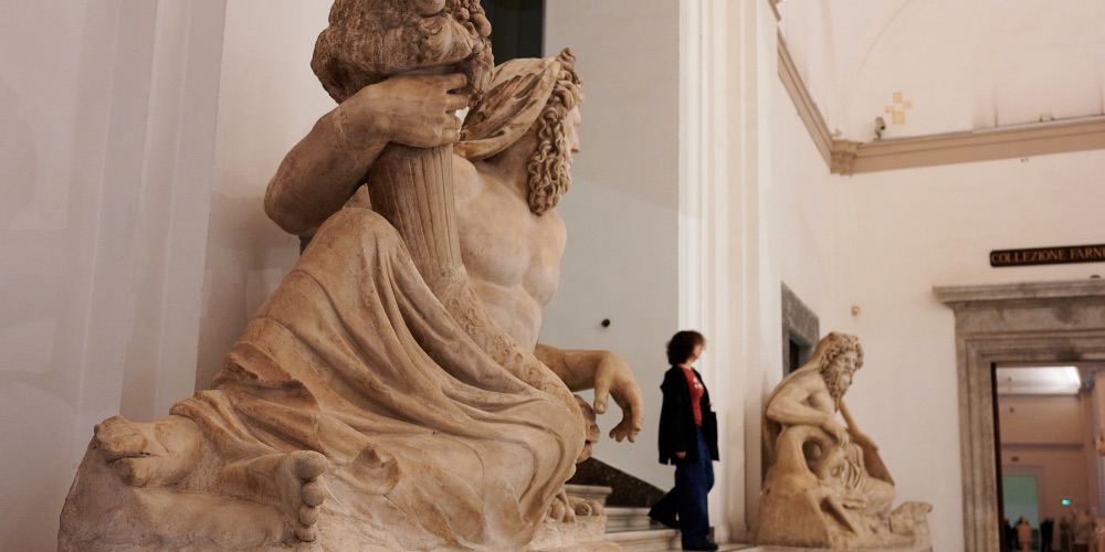 archaeological-museum-farnese-collection-pompeii-exhibits