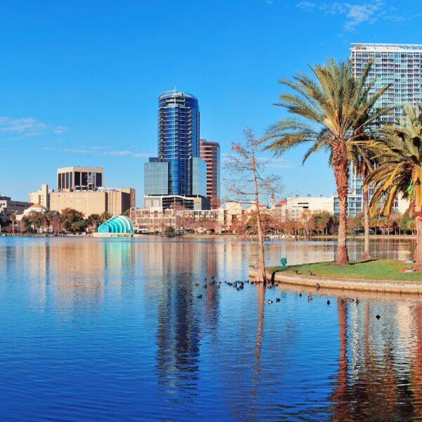 lake-eola-park-orlando-family-holiday