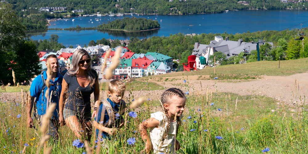 family-hike-tremblant
