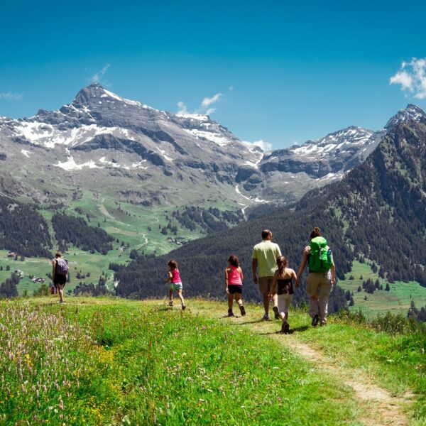 family-hiking-summer-in-aosta-valley