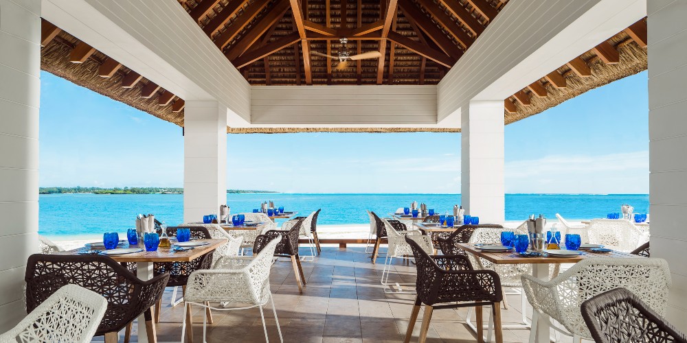 la-pointe-beachside-restaurant-trending-family-resort