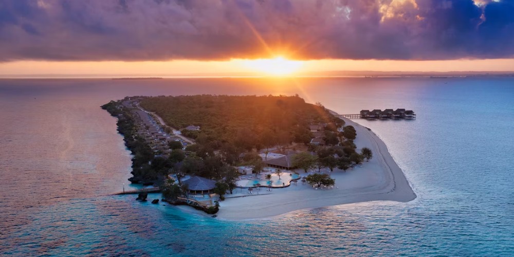 sunset-over-indian-ocean-resort