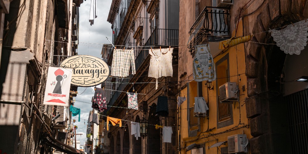 via-del-tribunali-centro-storico-naples