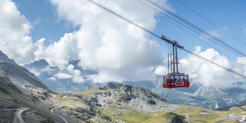 aiguille-rouge-cable-car-summer-in-les-arcs-raj-bundhoo
