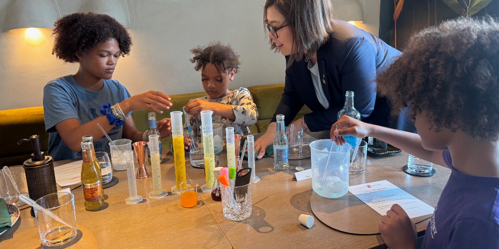 children-making-mocktails