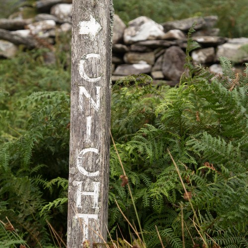 cnicht-signpost-hiking-with-children