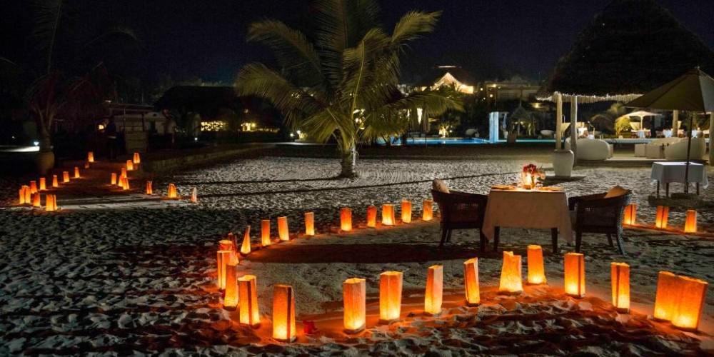 evening-lanterns-gold-zanzibar-beach-house