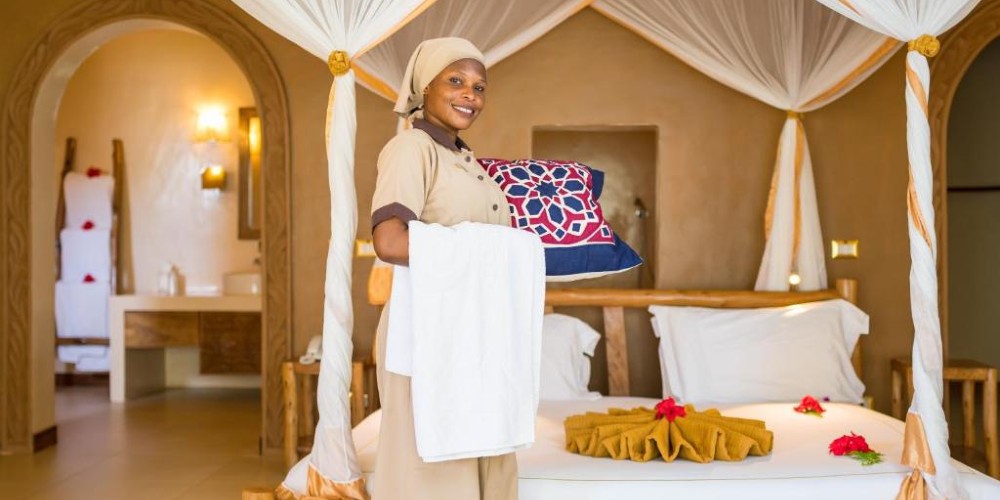 staff-in-bedroom-indian-ocean-resort