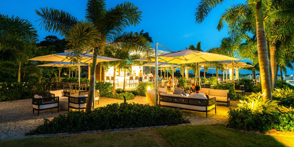 20th-hole-restaurant-family-holidays-in-barbados