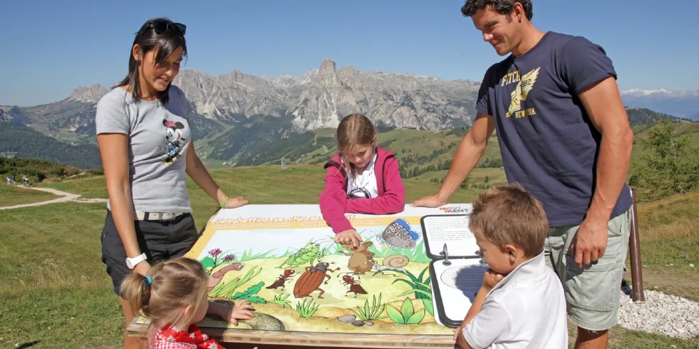 family-hiking-dolomites-greece-for-families