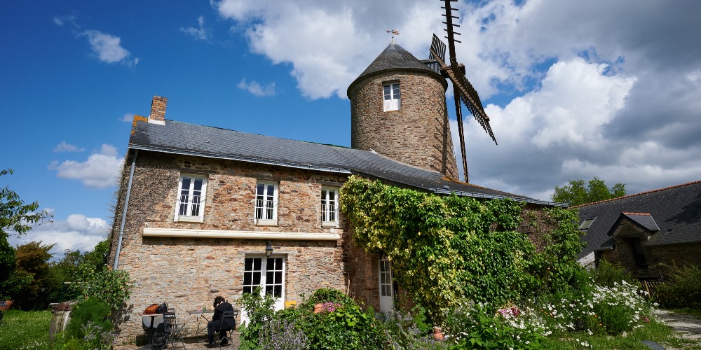 windmill-cottage-la-regalante-family-cycling-holiday