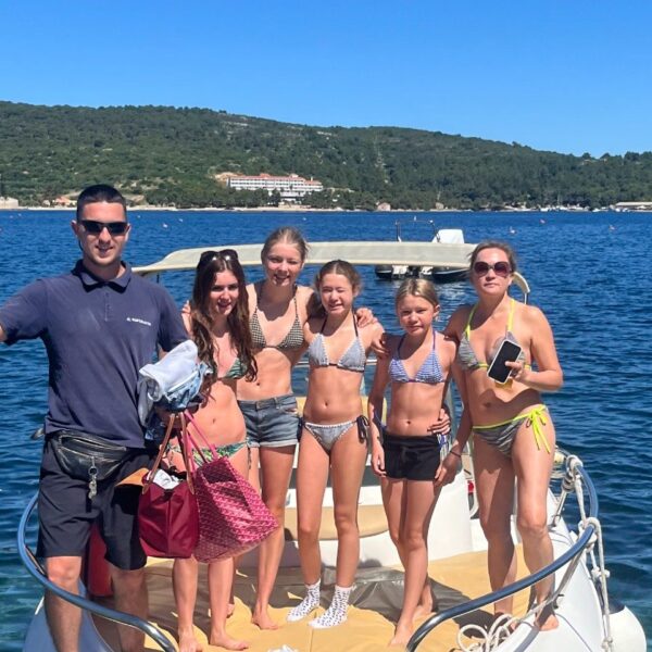 boat-tour-croatia-family-holiday