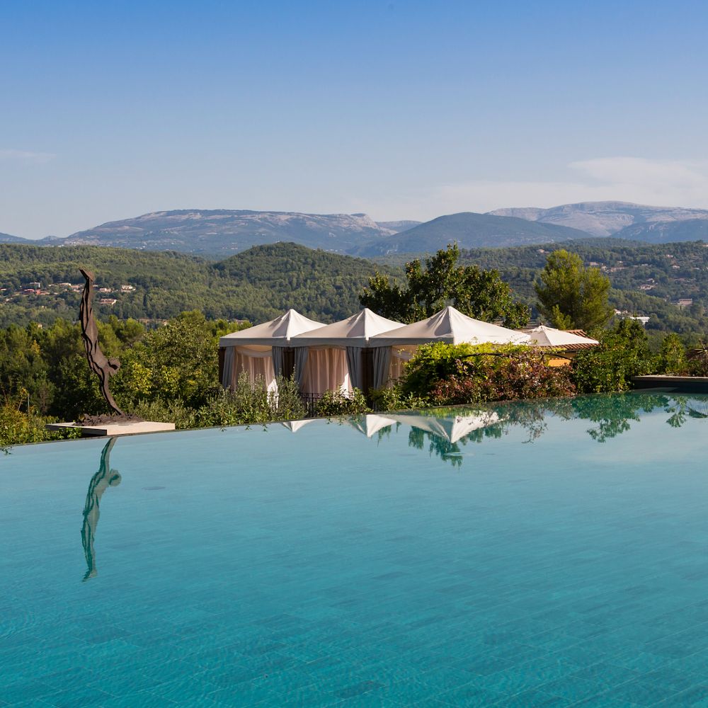 infinity-pool-family-holiday-in-provence