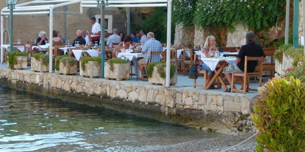 konoba-bako-croatia-family-holiday
