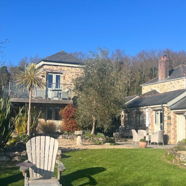 old-pear-tree-barn-cornwall-family-breaks
