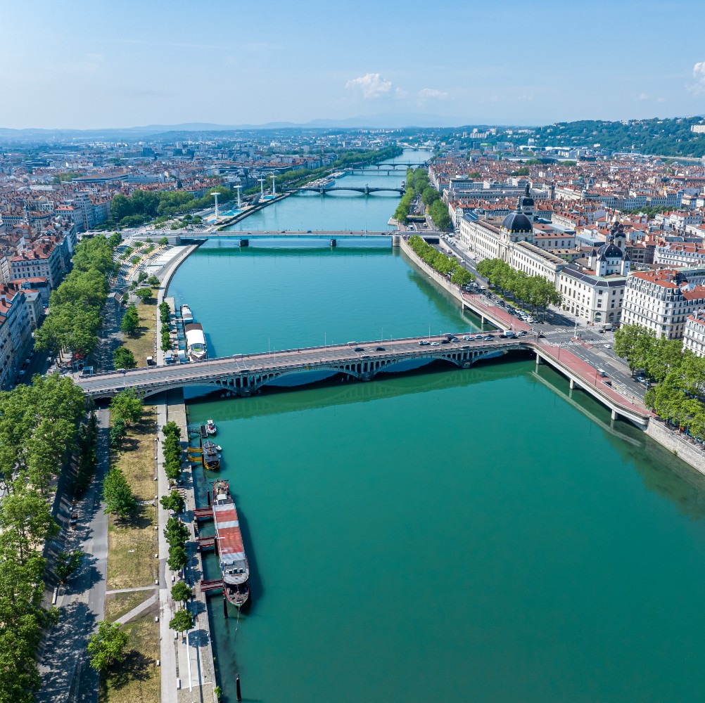 river-rhone-lyon-family-holiday-thomas-garcia