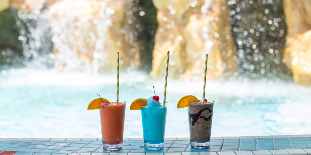 smoothies-by-pool
