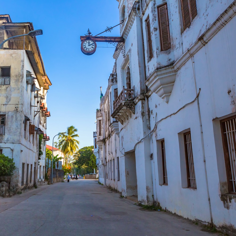 street-stone-town-zanzibar-family-holiday