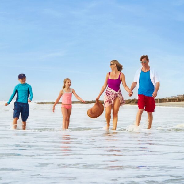 family-south-carolina-beach-holiday
