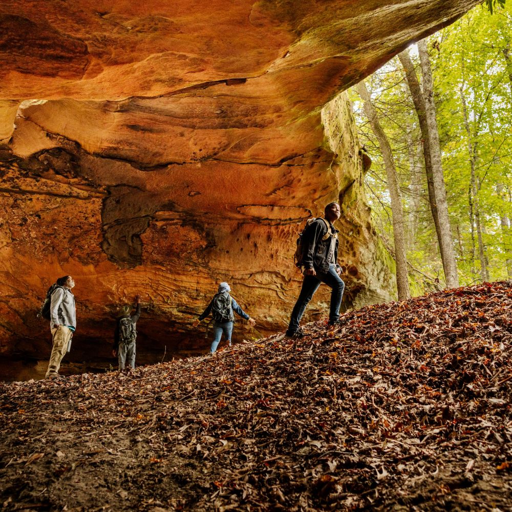 hiking-phalanx-arch-sheltowee-trace-adventure-resort