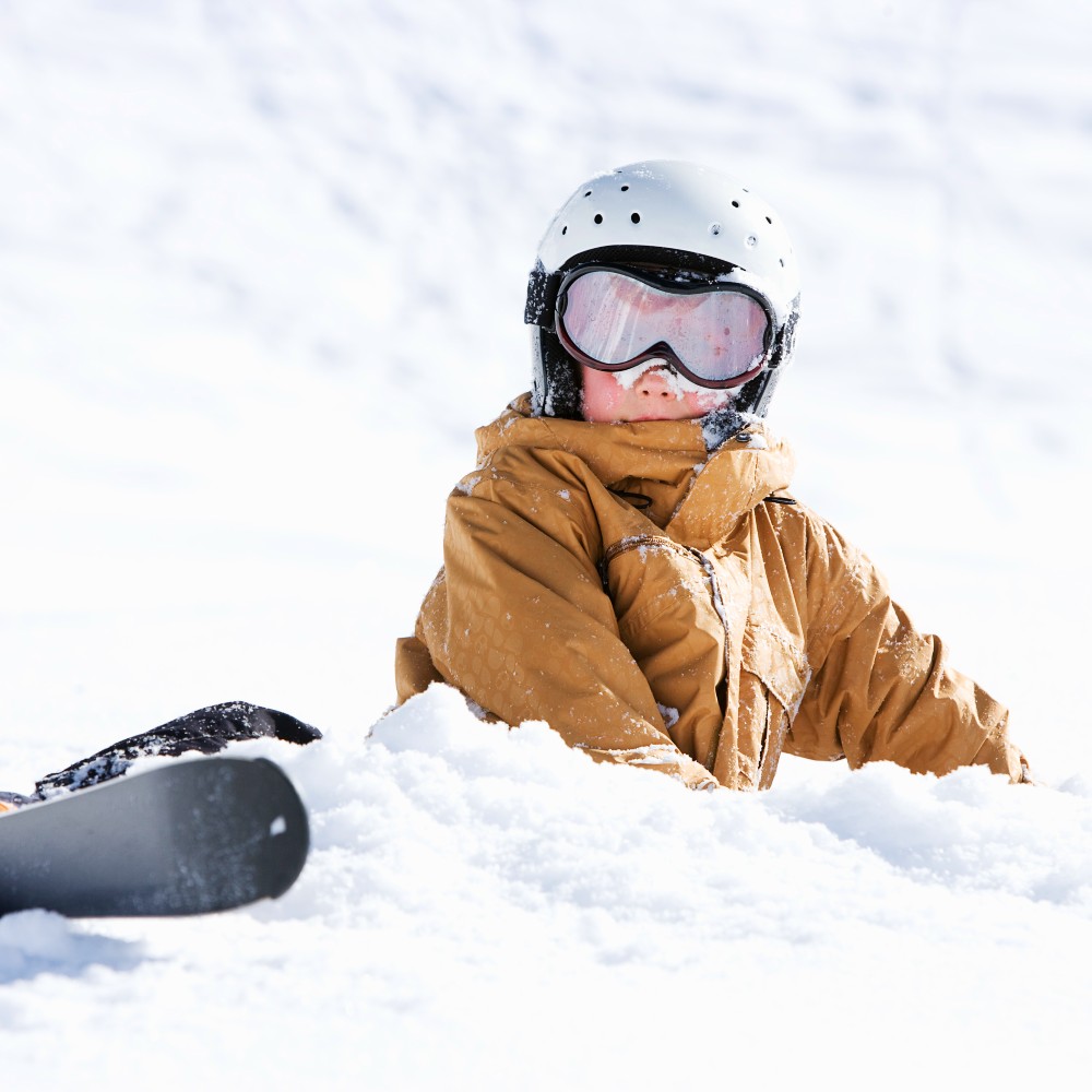 child-in-snow-france