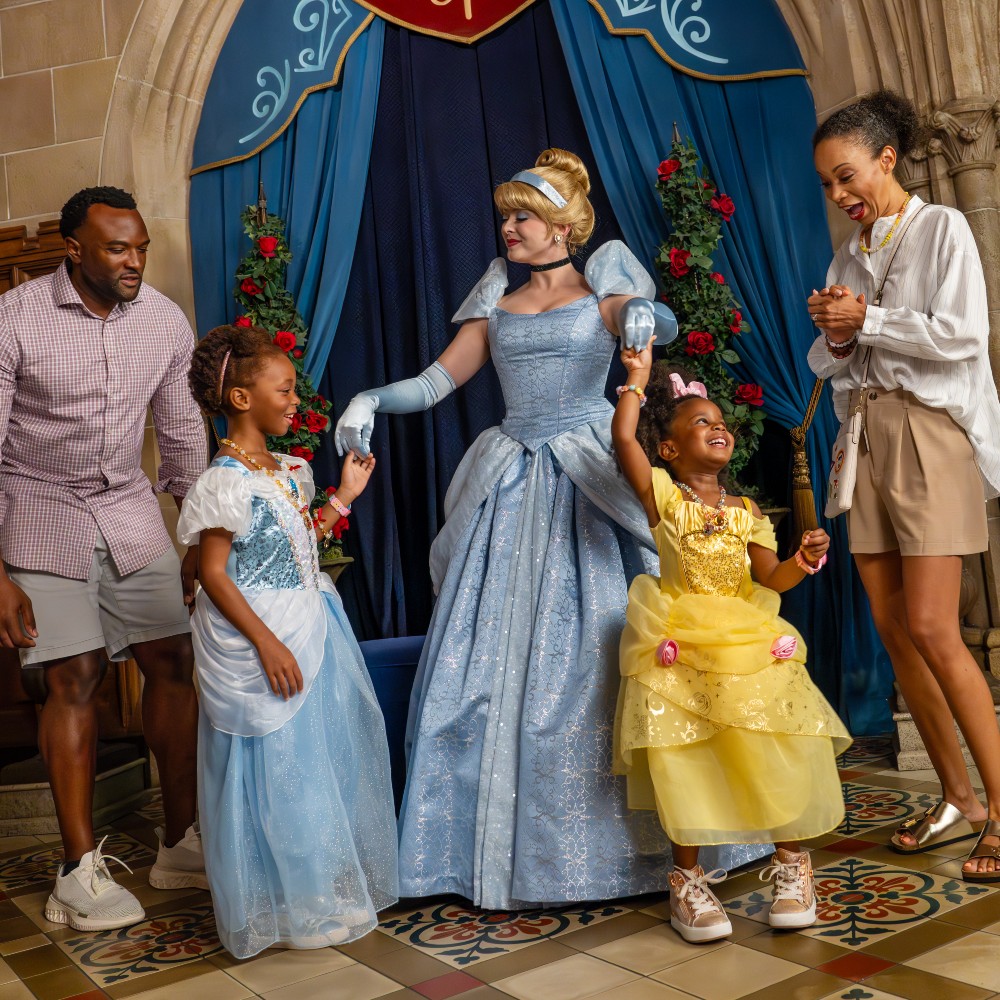 cinderellas-royal-table-best-family-restaurants