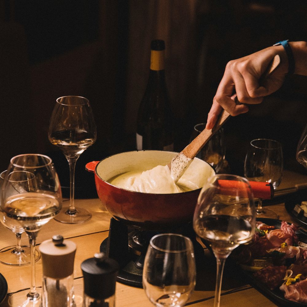 garlic-fondue-mountain-restaurant-france