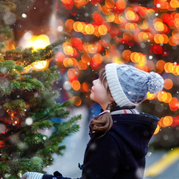 child-best-family-christmas-markets-2025