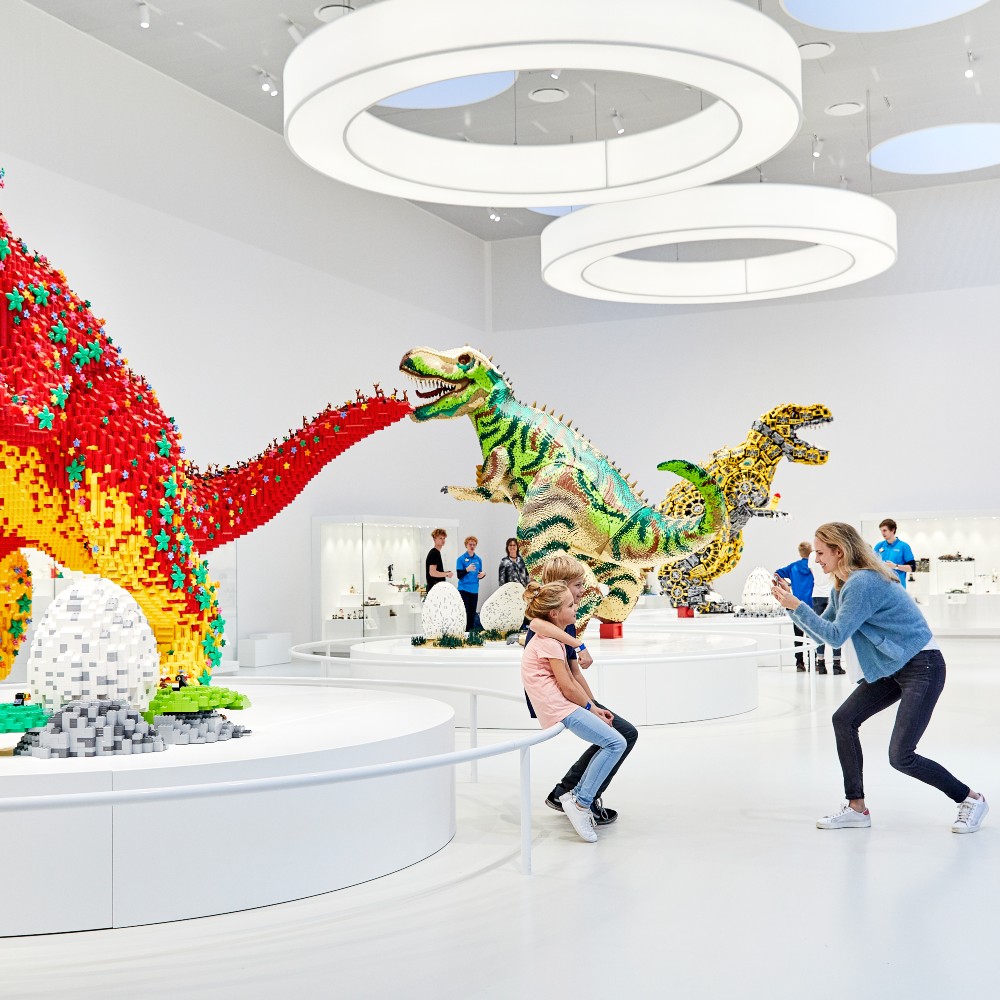 dinosaur-masterpiece-gallery-billund