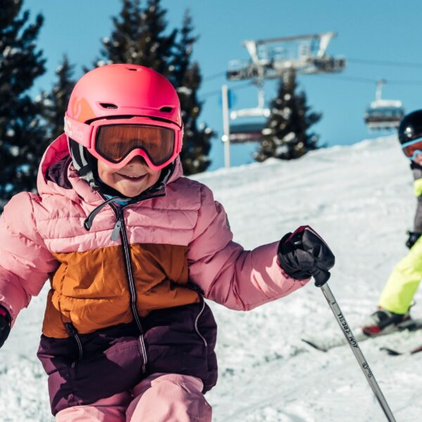 family-skiing-in-austria-zell-am-see-kaprun