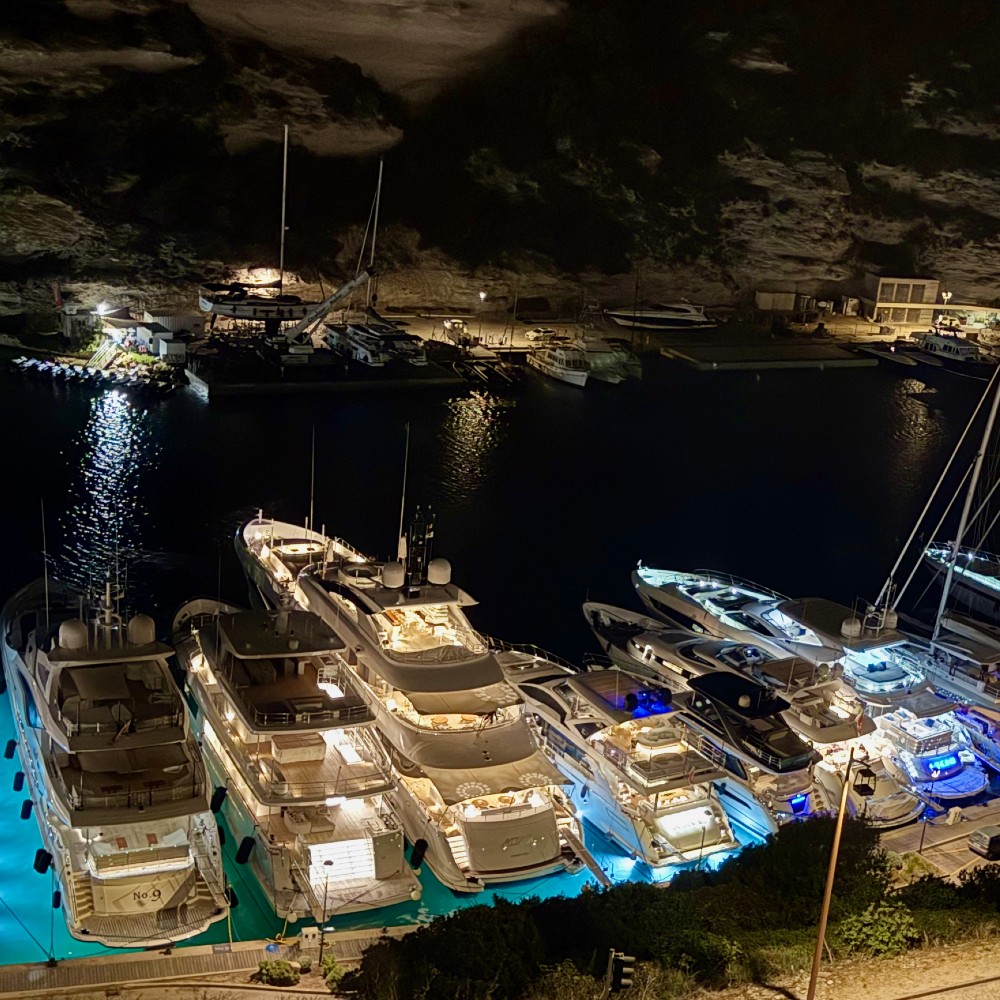 bonifacio-harbour-night