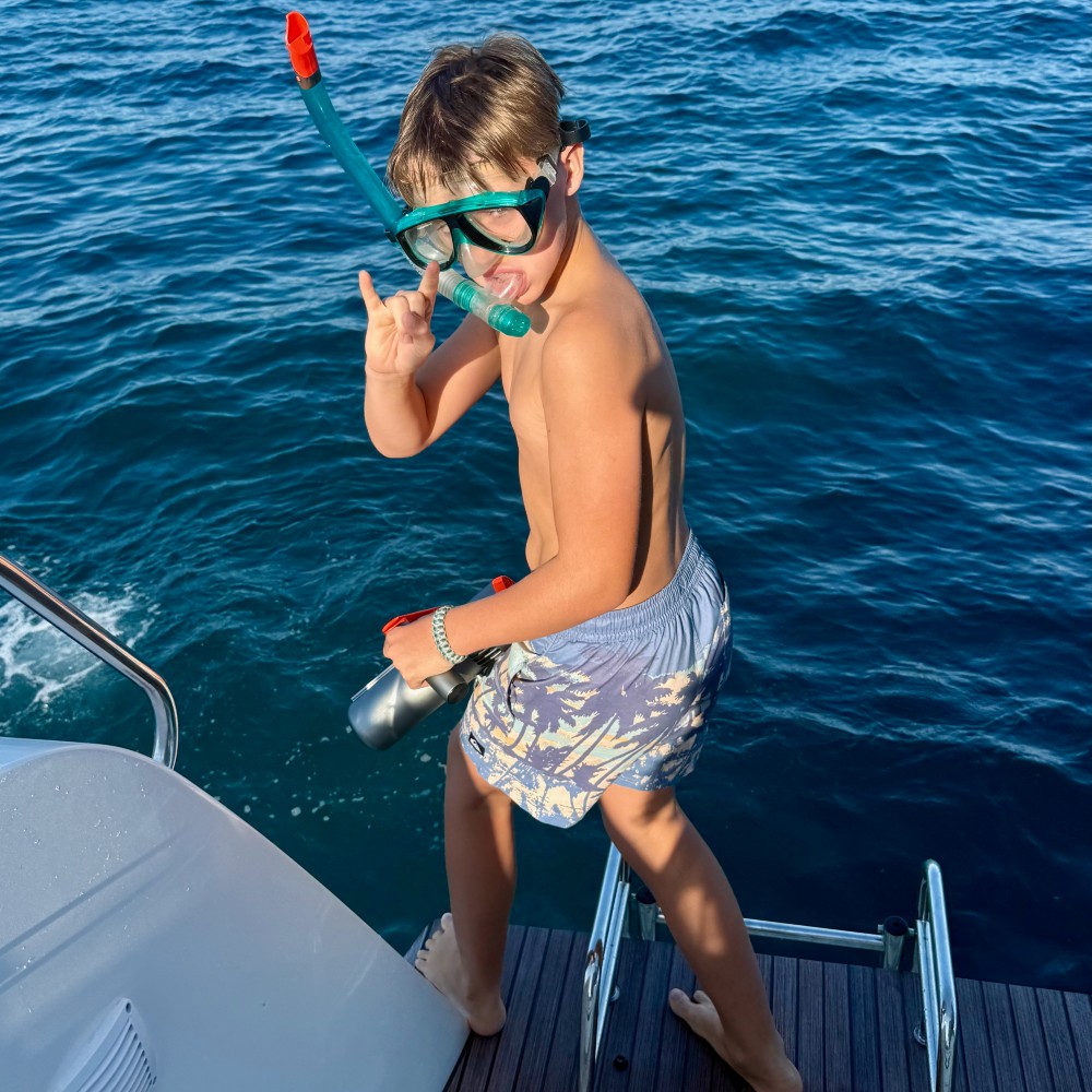 boy-snorkelling-family-sailing-holiday