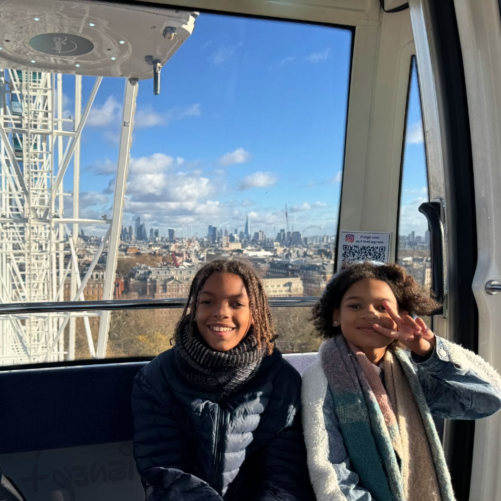 children-giant-wheel-winter-wonderland-day-out