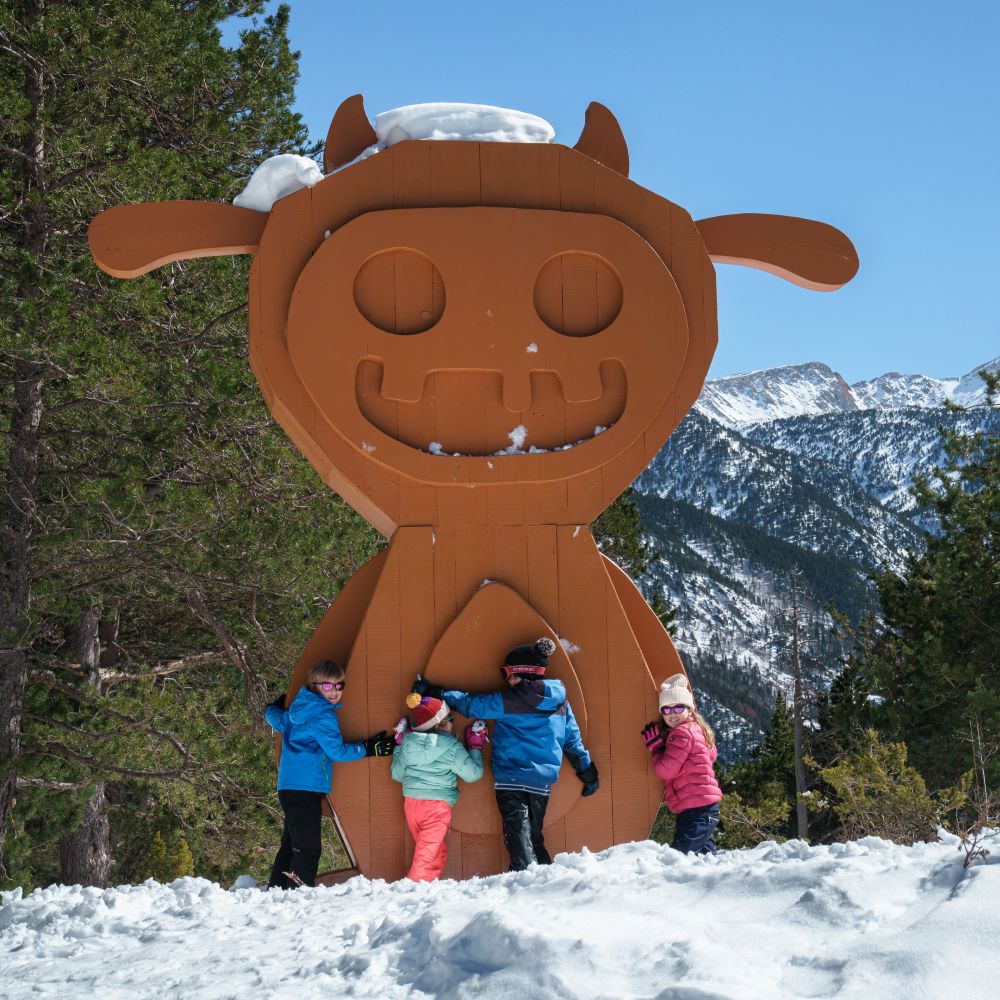 children-winter-hiking-pyrenees